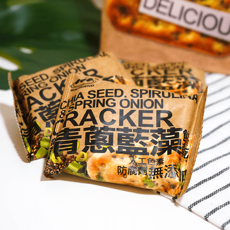 Sun Friend Chia Seed , Spirulina & Spring Onion Cracker - 180g