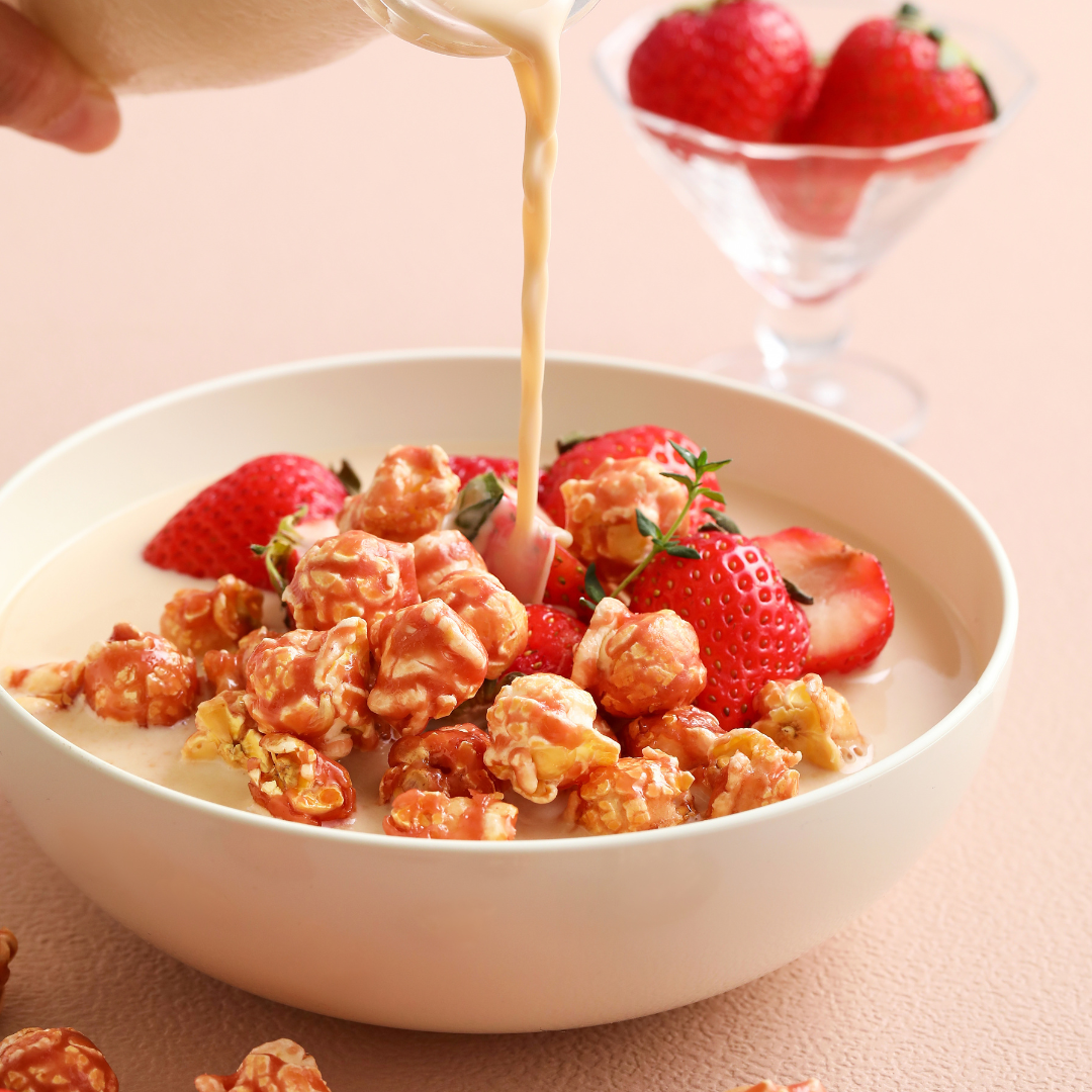 Chef Poppin Oatly’s Oatmilk & Strawberry Gourmet Coated Popcorn - 120g