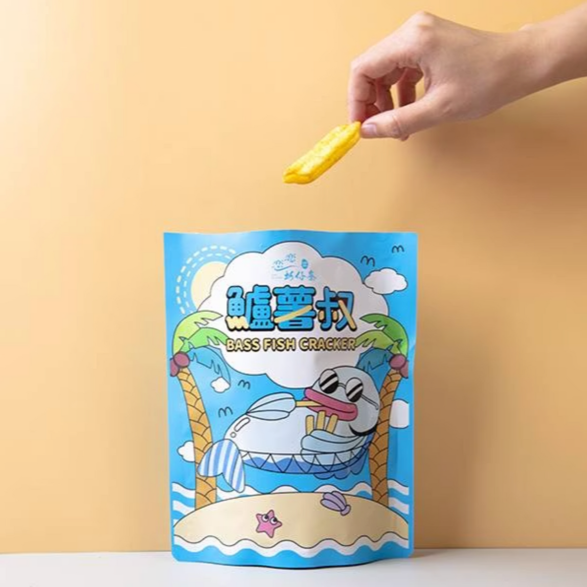 love-ke-zi-liao-bass-fish-cracker-original-flavor-30g