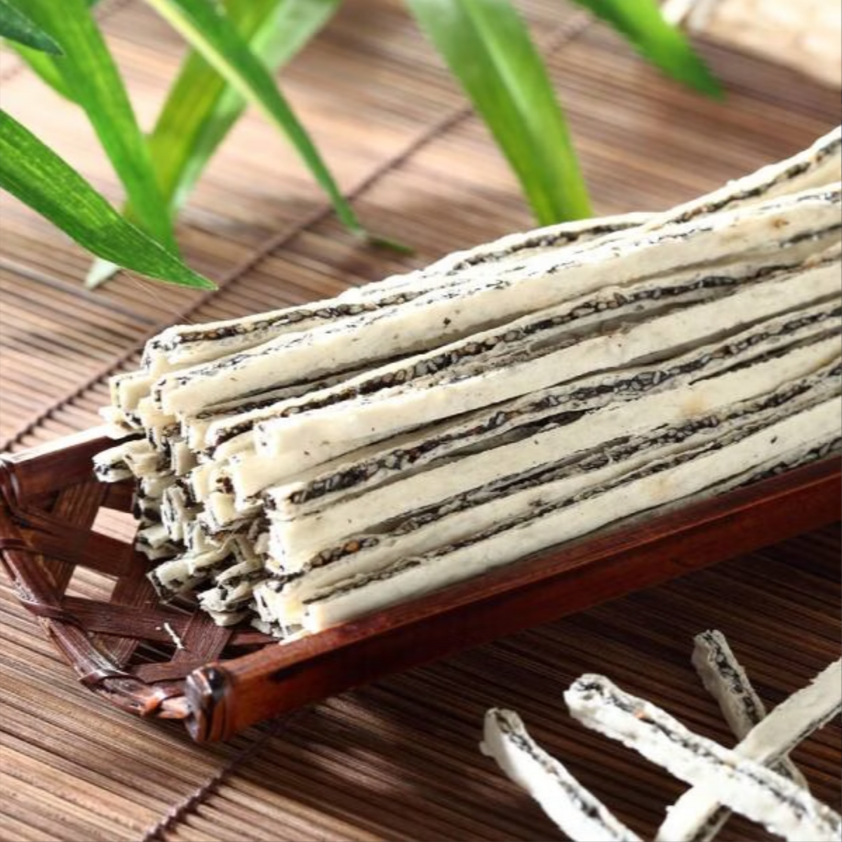 love-ke-zi-liao-double-black-sesame-fish-snack-strips-130g