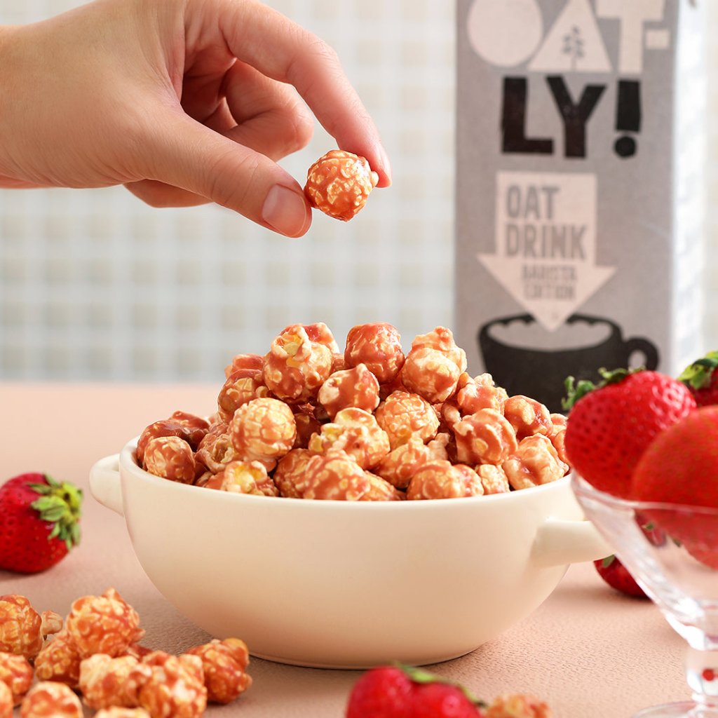Chef Poppin Oatly’s Oatmilk & Strawberry Gourmet Coated Popcorn - 85g - ding-go