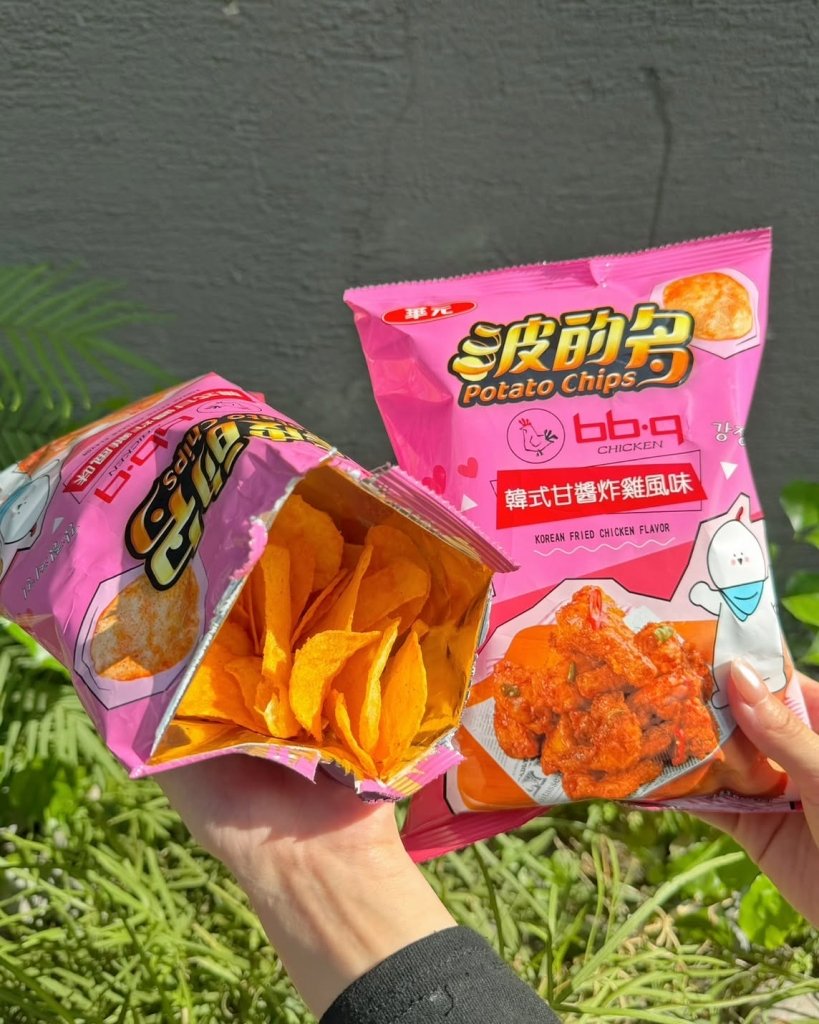 Hua Yuan bb.q Korean Sweet Soy Fried Chicken Flavor Potato Chips - 52g - ding-go
