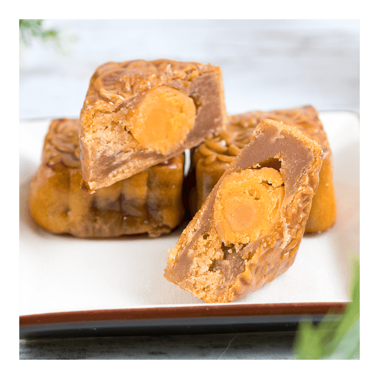 Kee Wah Mini Golden Lotus Seed Paste Mooncake with Yolk - 50g x 4 pcs - ding-go