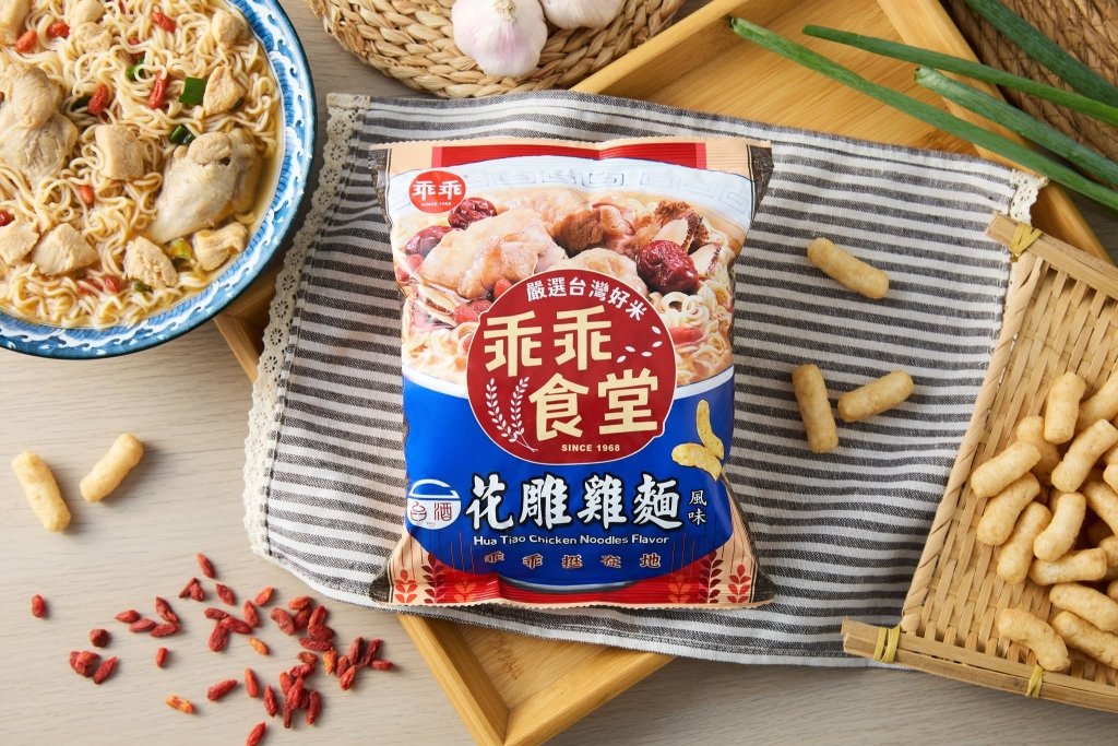 Kuai Kuai Hua Diao Chicken Noodle Flavor Corn Snack - 46g [Limit 1 Per Order] - ding-go