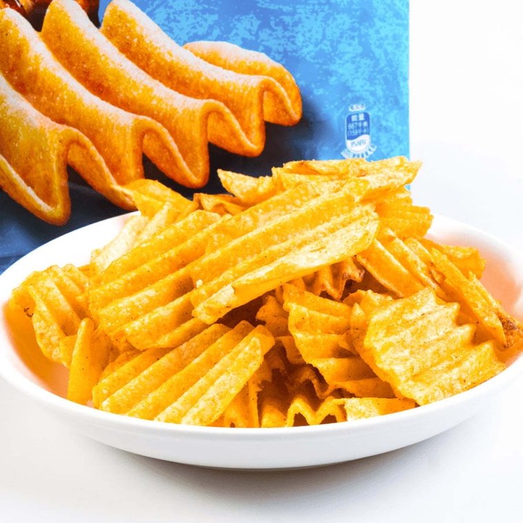 Lay's Wavy Potato Chips Grilled Squid Flavor 70g, additional package view 3