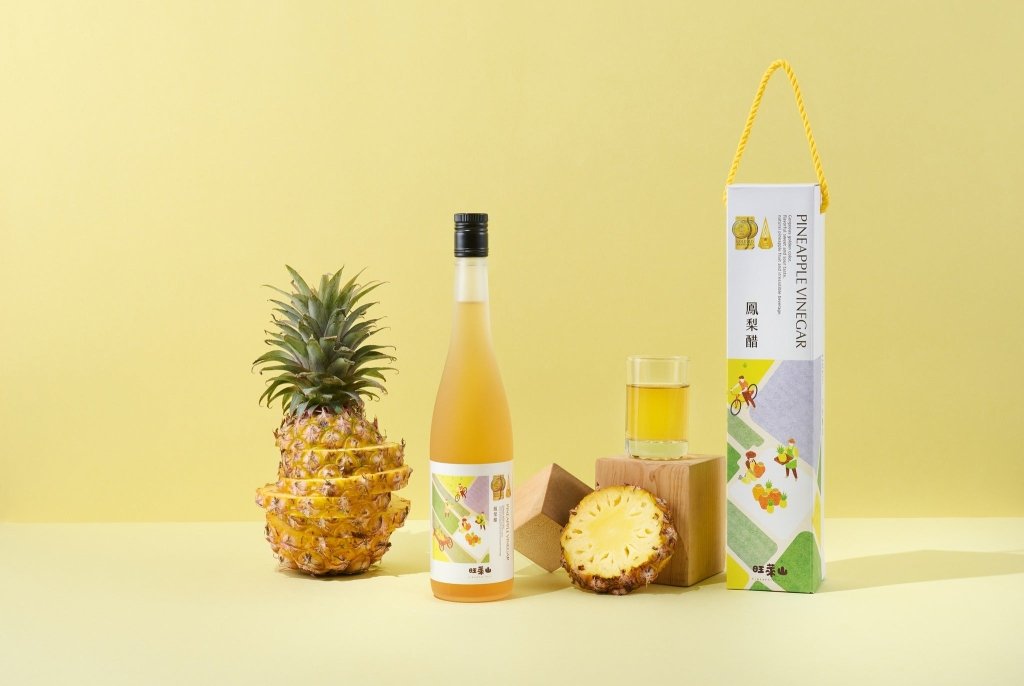 Pineapple Hill Gold Pineapple Vinegar, Gift Box Included 600ml, additional package view 3