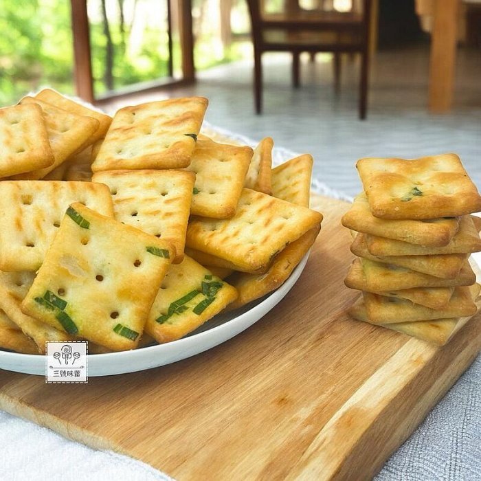 Triko Foods Green Onion Mini Soda Crackers - 120g - ding - go
